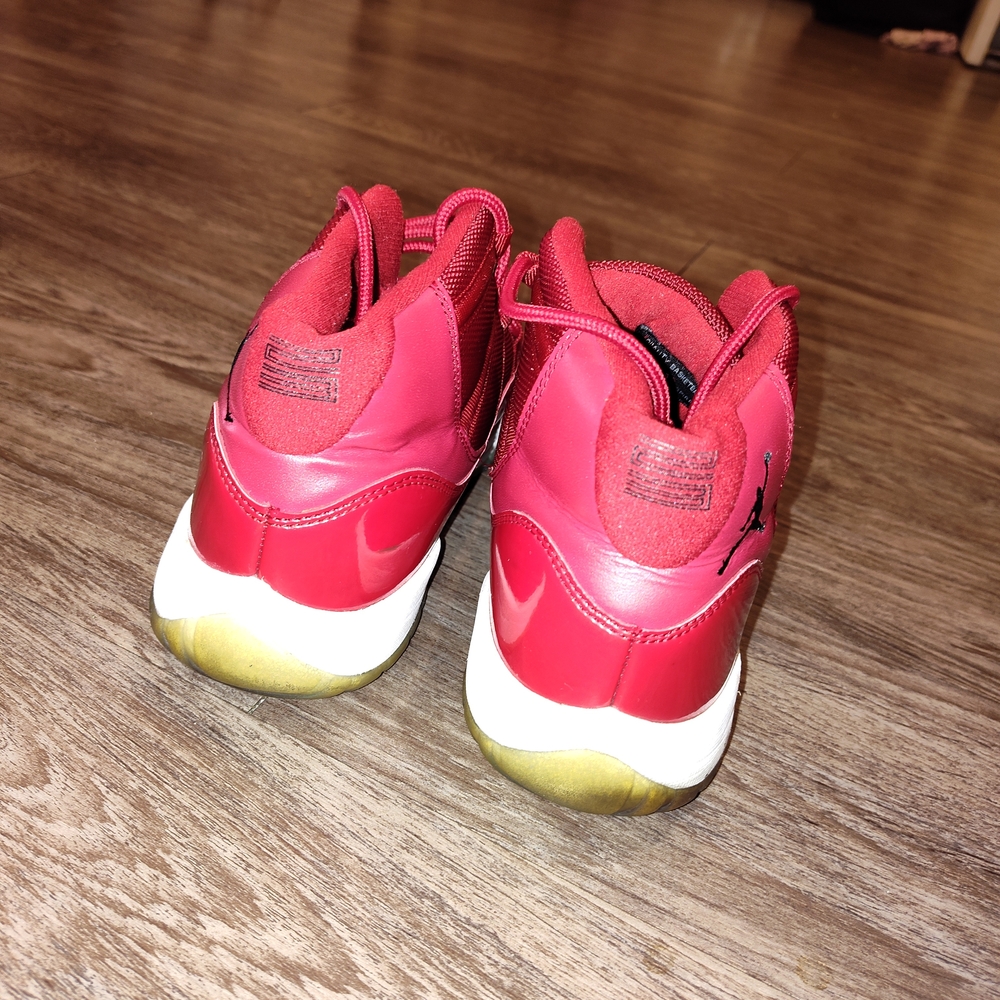 Jordan Cherry Red 11's Basketball Shoes - Picture 3 of 3